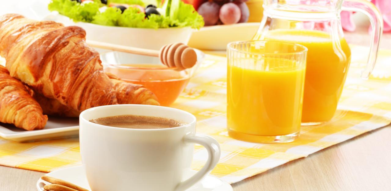 La Verda Suites And Villas Dubai Marina Εξωτερικό φωτογραφία A continental breakfast