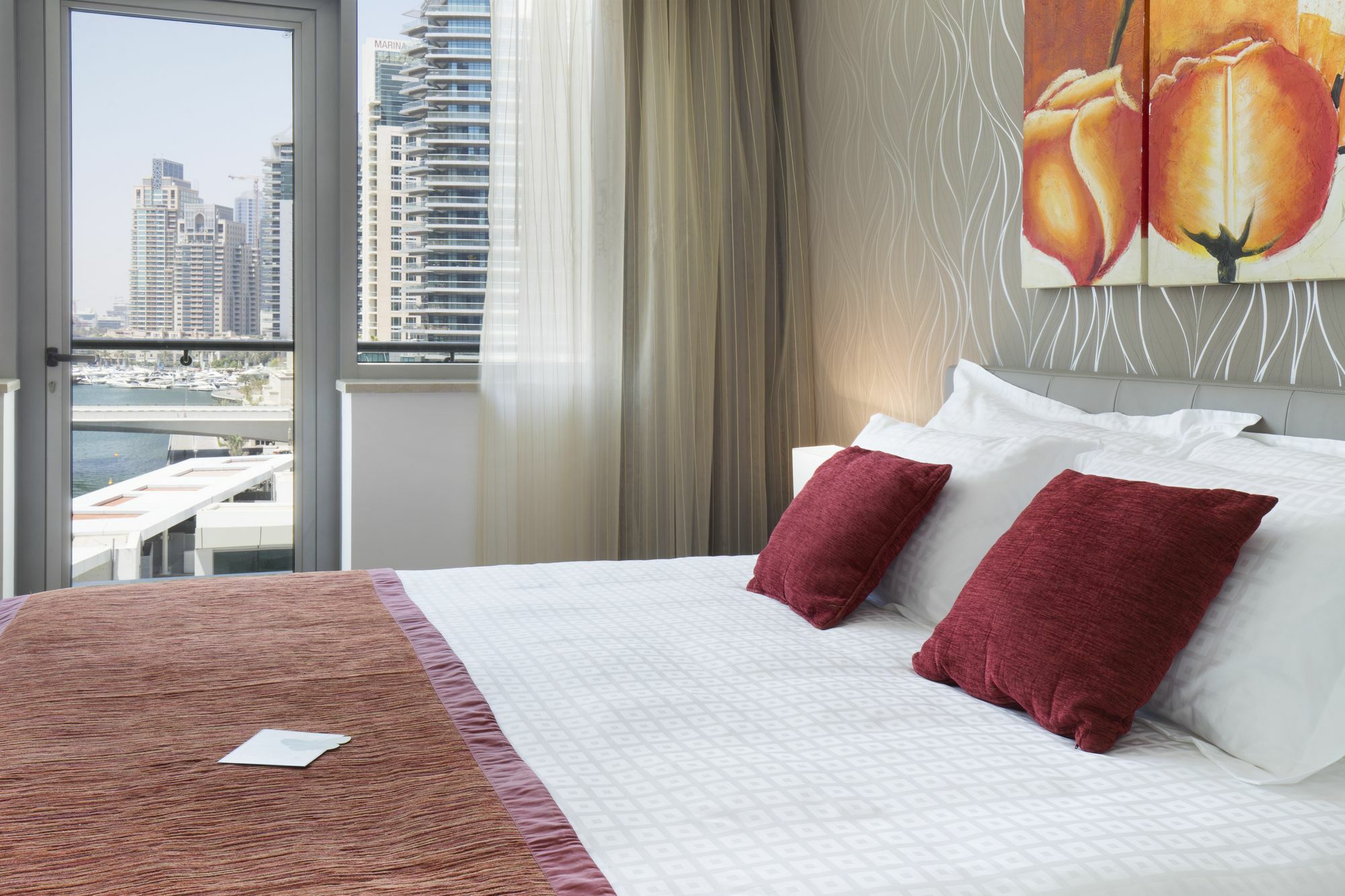 La Verda Suites And Villas Dubai Marina Εξωτερικό φωτογραφία A bedroom at the hotel