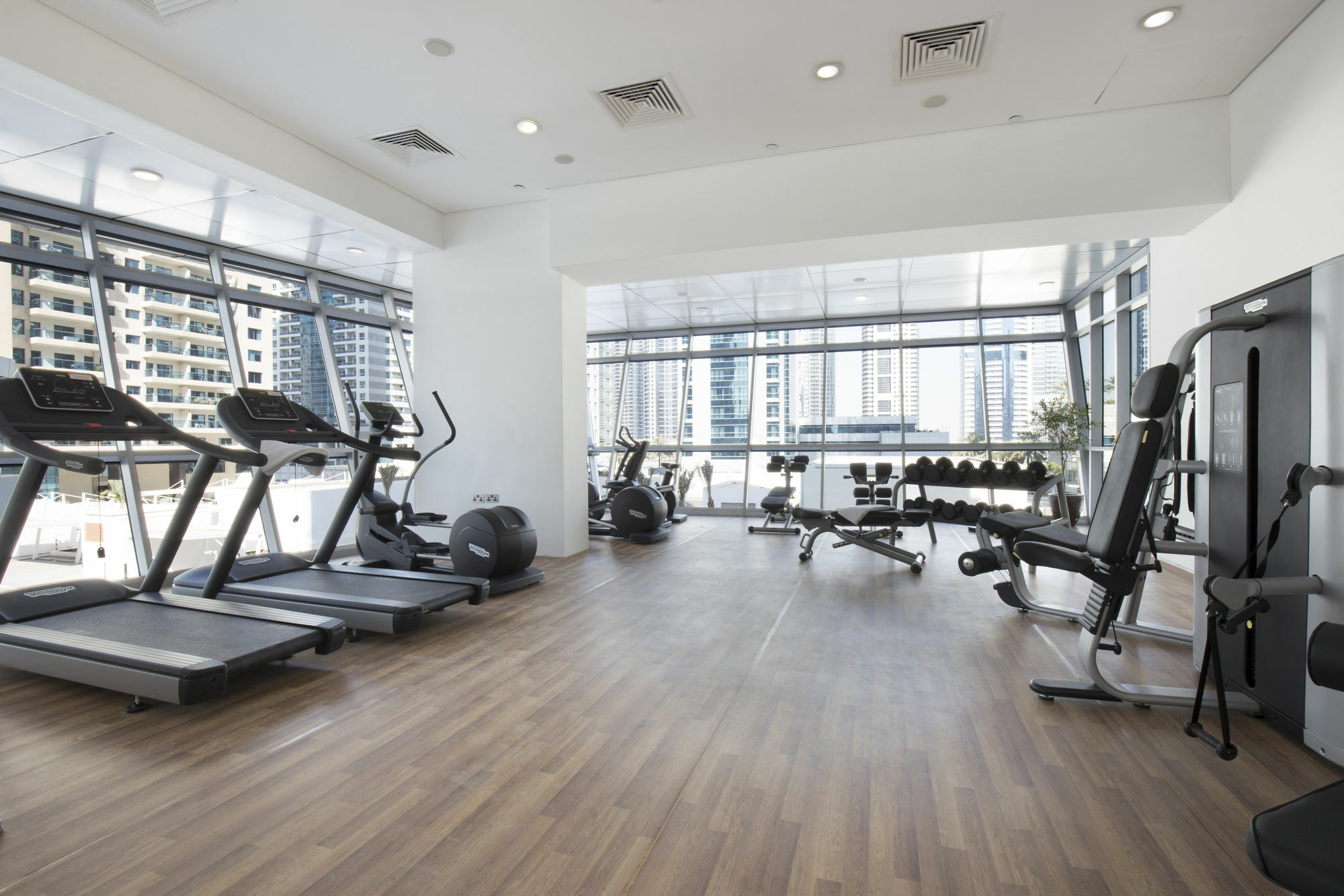 La Verda Suites And Villas Dubai Marina Εξωτερικό φωτογραφία A gym in Dubai
