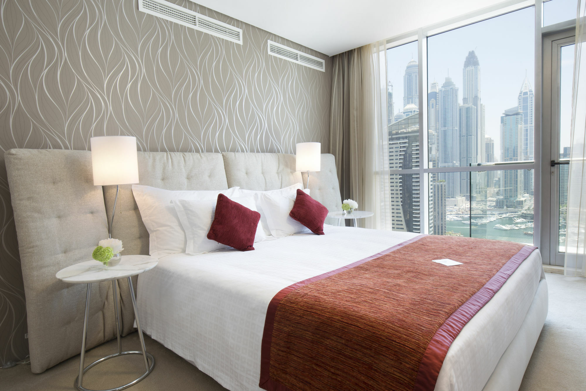 La Verda Suites And Villas Dubai Marina Εξωτερικό φωτογραφία A bedroom at the Address Downtown Hotel